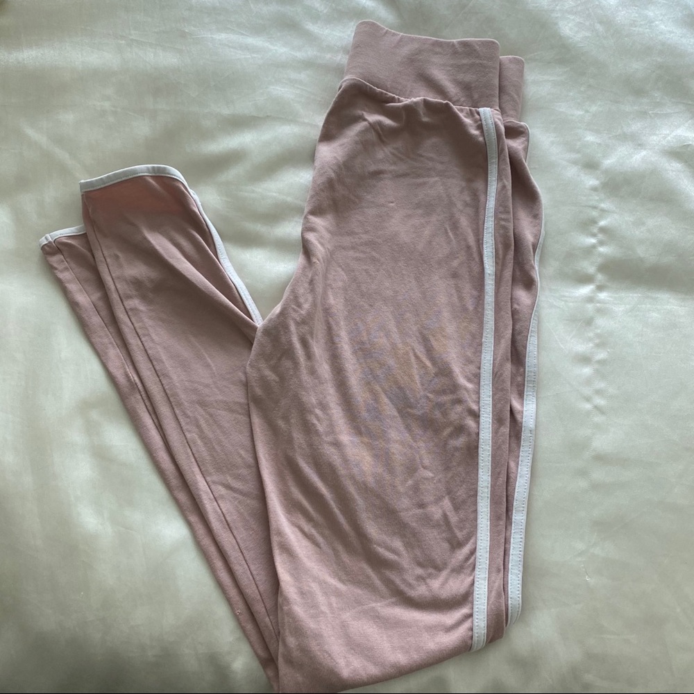 Blush pink leggings with white piping stripe - Picture 2 of 4